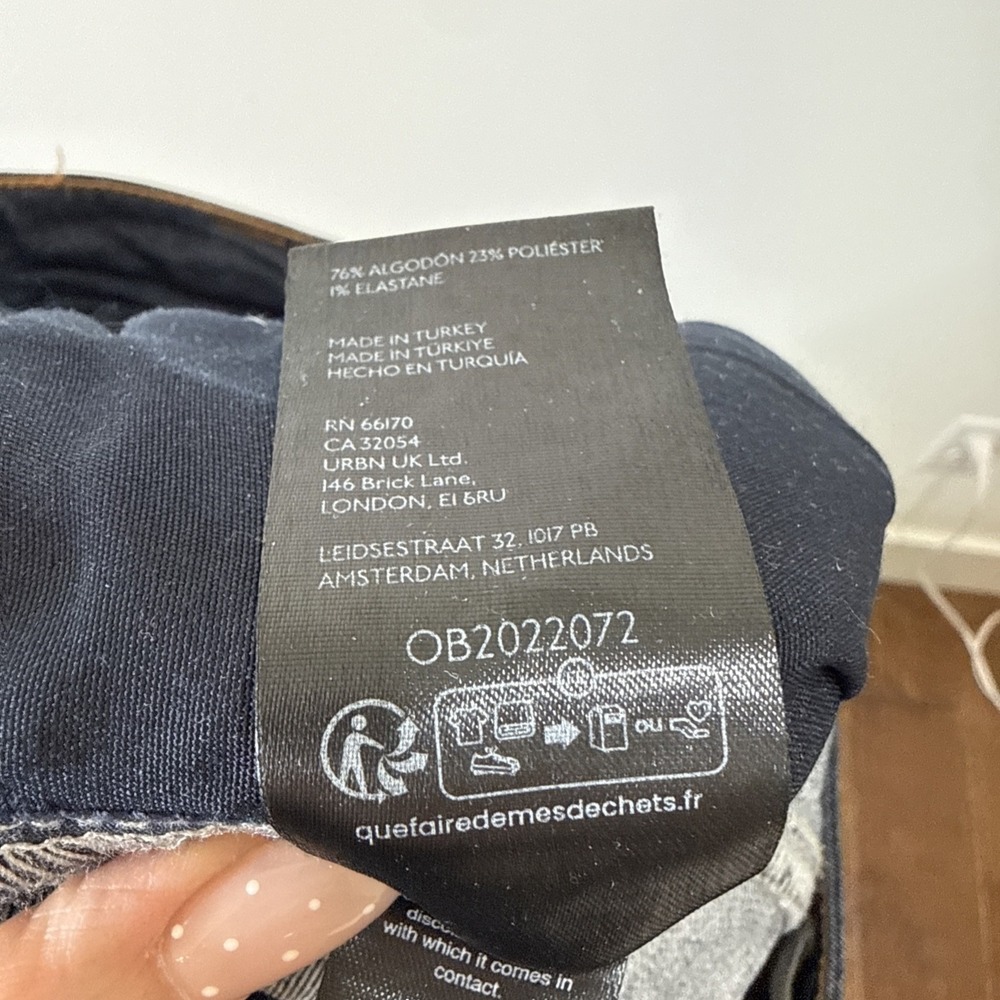 Anthropologie Pilcro Wanderer High Rise Crop Flare Jeans 32 Raw Hem Dark Wash - Picture 8 of 8